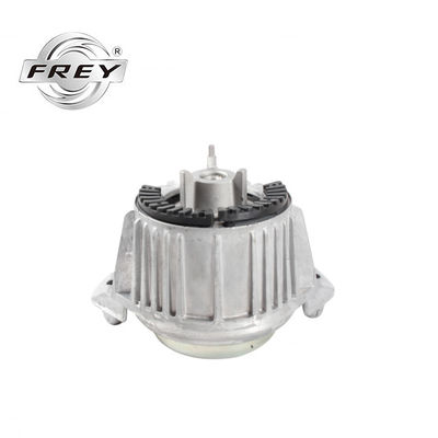Praktischer W212 Mercedes Motorhalter 2042405017 Frey Auto Parts